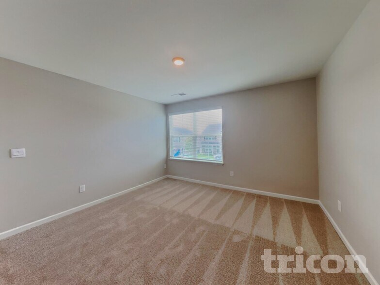 Building Photo - 6858 Keeneland Dr