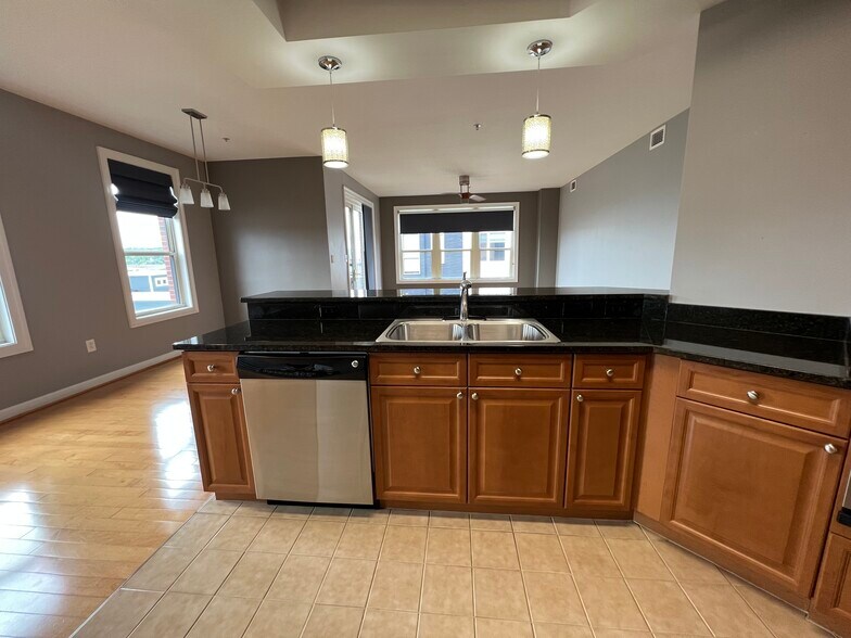 Kitchen - 4940 Old Main St