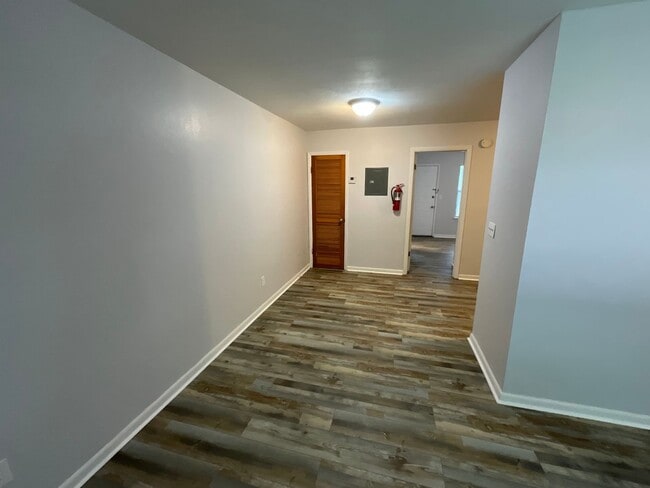 Building Photo - 1311 Plum Cir