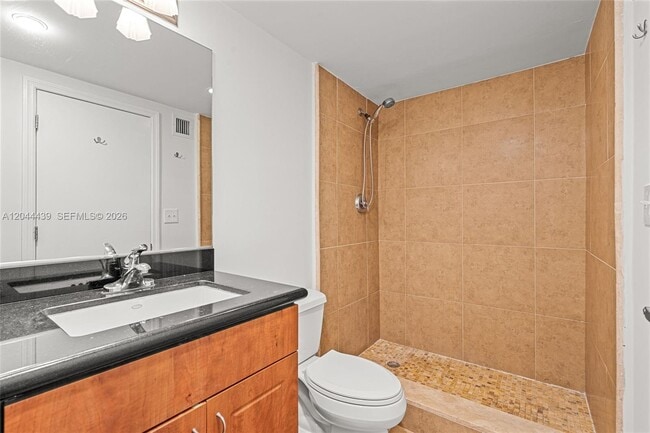 Building Photo - 401 69th St