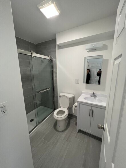 Building Photo - 1025 Buttonwood St