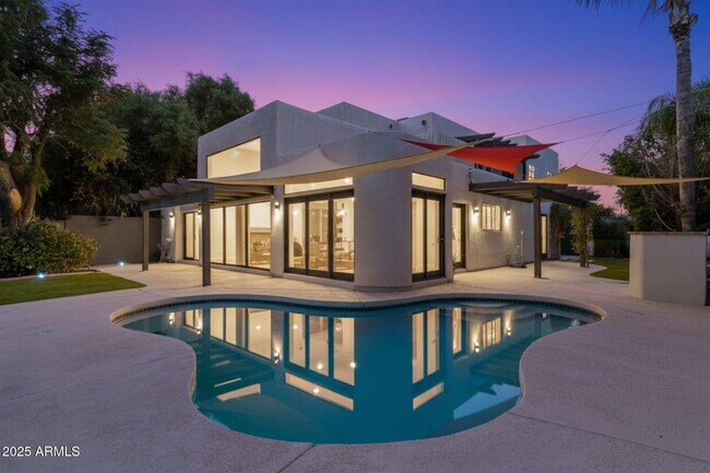 Building Photo - 7613 E Vía Del Reposo