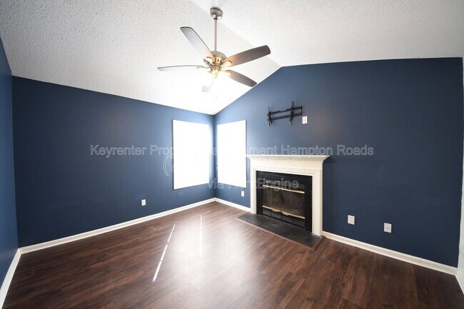 Building Photo - 1549 River Creek Crescent