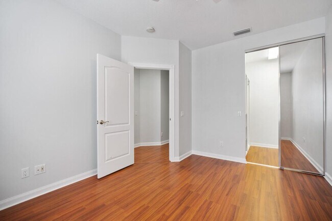 Building Photo - 329 Legare Ct