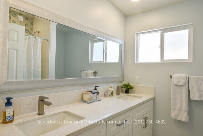 Building Photo - Remodeled 3 Bedroom, 2 Bath House