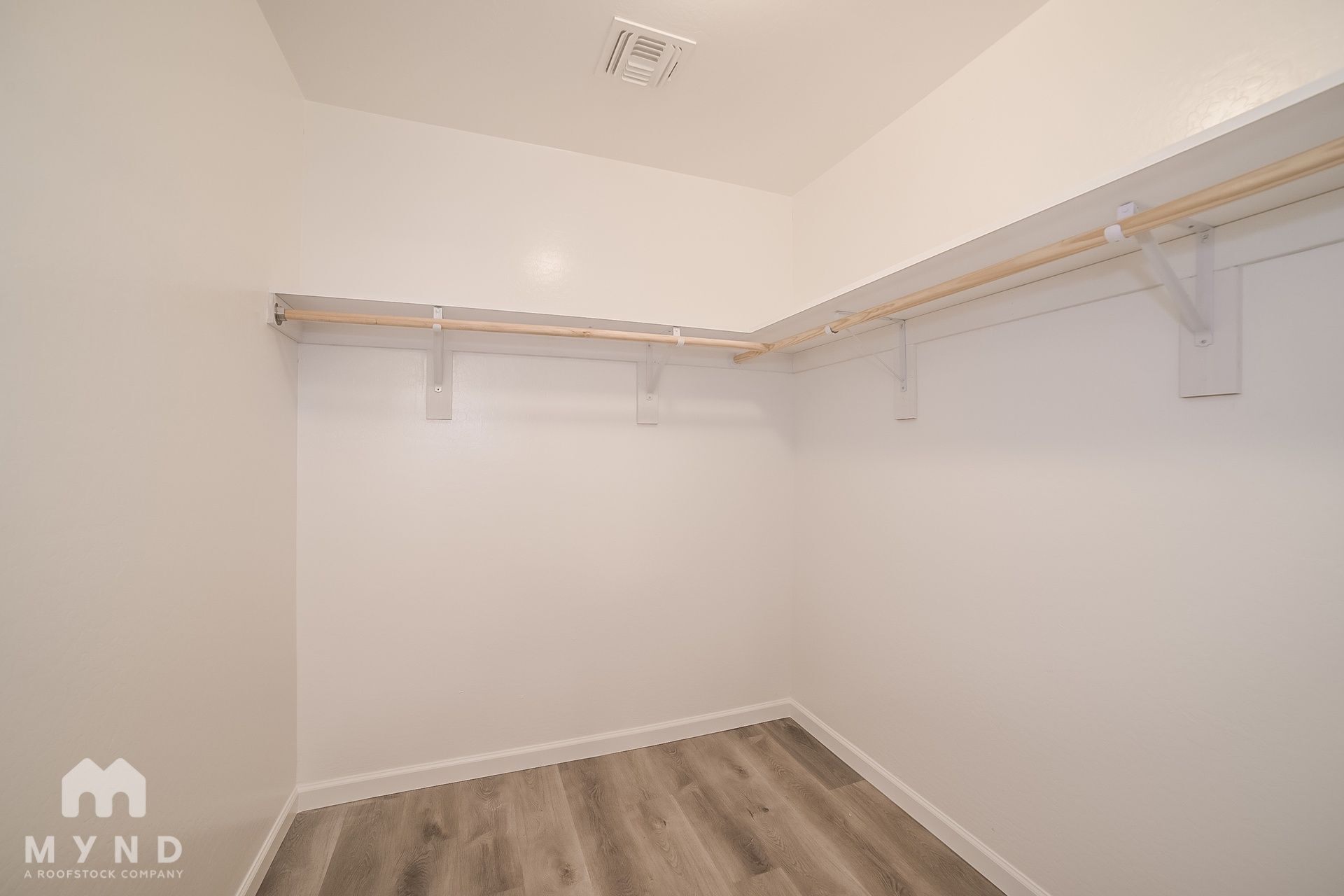 Building Photo - 3023 S 87th Dr