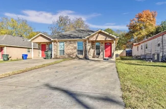 Building Photo - 403 N Burdette Ave