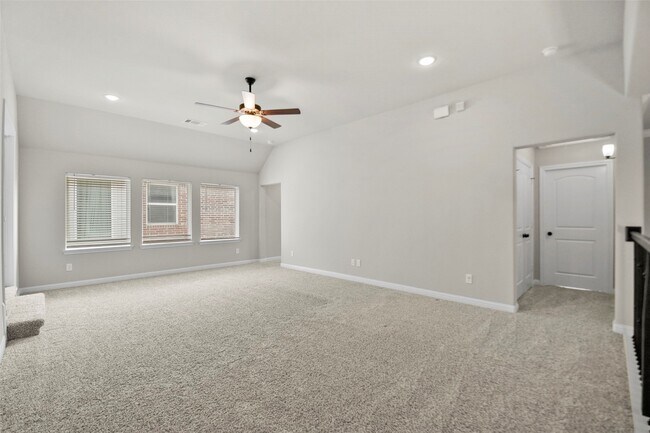 Building Photo - 28080 Woodland Bend Way