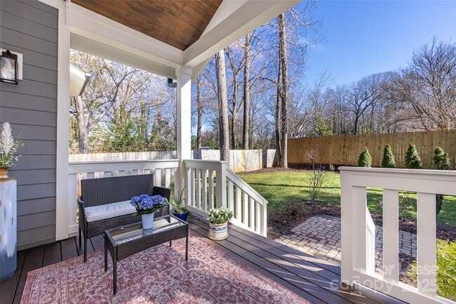 Building Photo - 1012 Rockway Dr