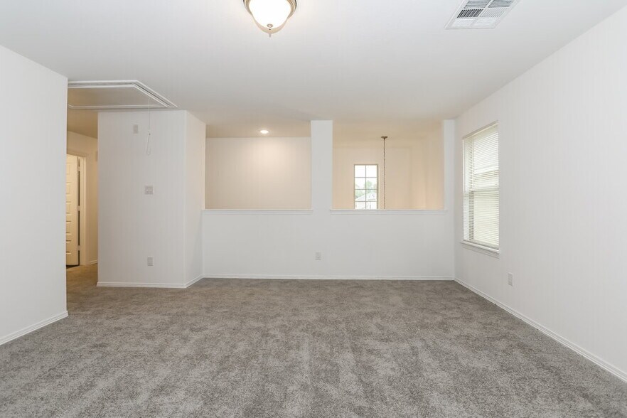 Building Photo - 16726 Rover Ln