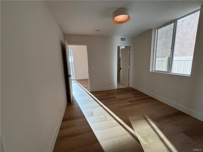 Primary Photo - 33 Grassy Knoll Ln