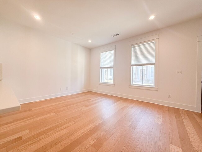 Building Photo - 3-Bedroom Home with Flex Room, Pool Access, and Stainless Steel Appliances Near Downtown Cookeville