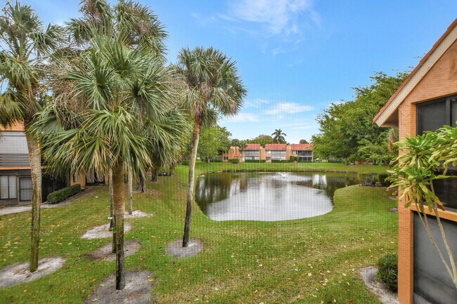 Building Photo - 11255 Green Lake Dr