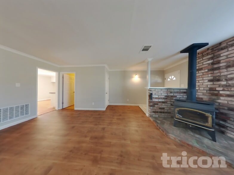 Building Photo - 331 El Dorado Dr