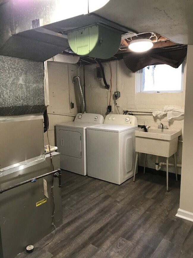 Building Photo - Gorgeous Cheverly Colonial With a Finished  Basement! 3 Beds and 1.5 Baths!