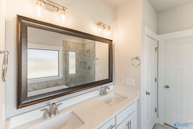 Building Photo - 125 Caspian Ln