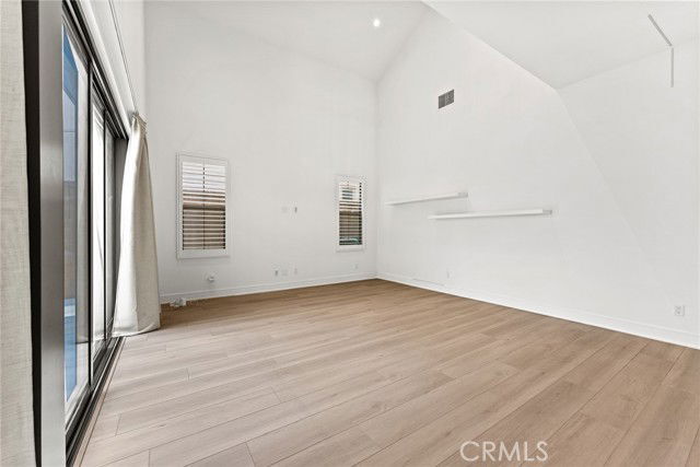 Building Photo - 108 Yellow Iris