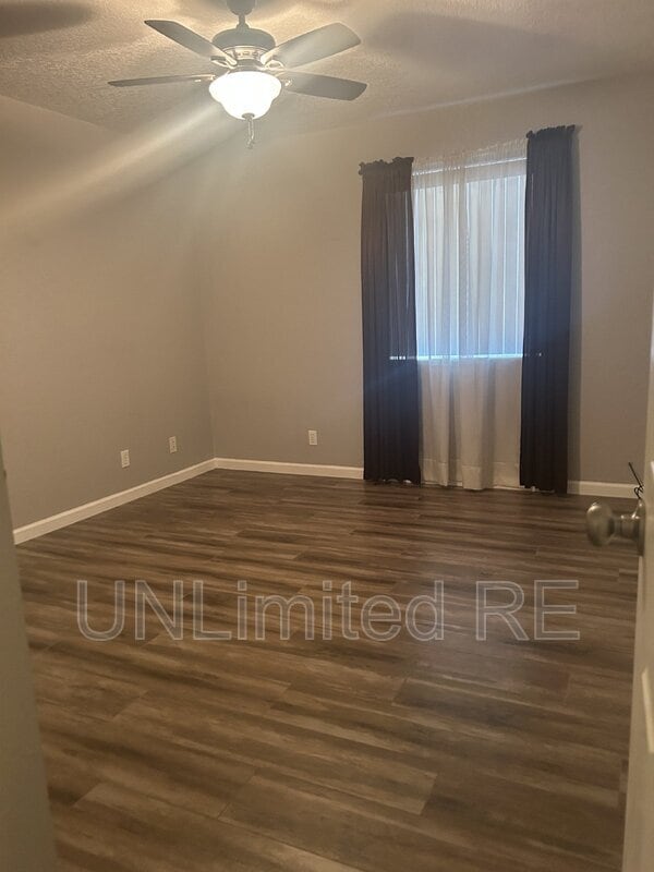 Building Photo - 2954 Mica Dr