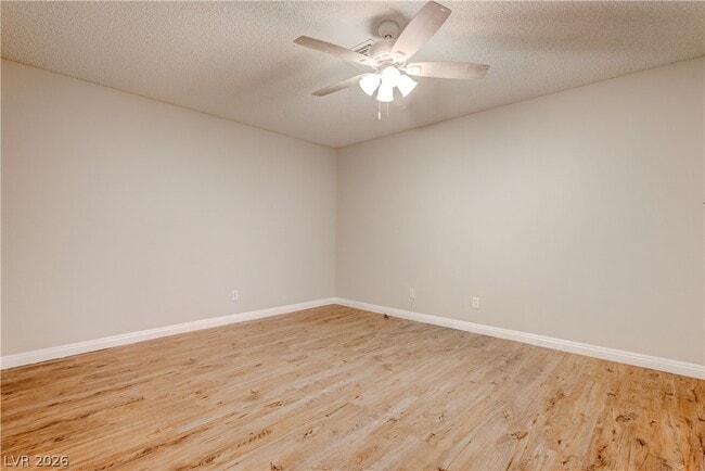Building Photo - 2204 Plaza Del Robles