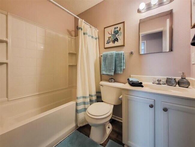 Building Photo - Open floorplan in Fort Worth 3/2/2