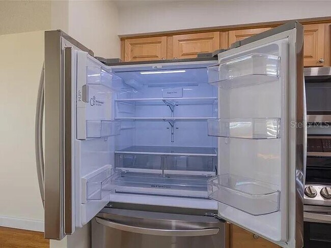 Building Photo - 4775 Cove Cir