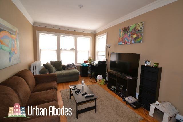 Building Photo - 5023 N Winchester Ave