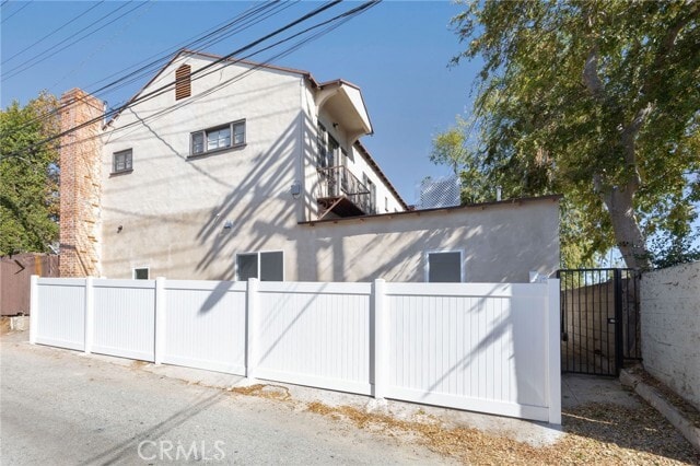 Building Photo - 1375 N Mentor Ave