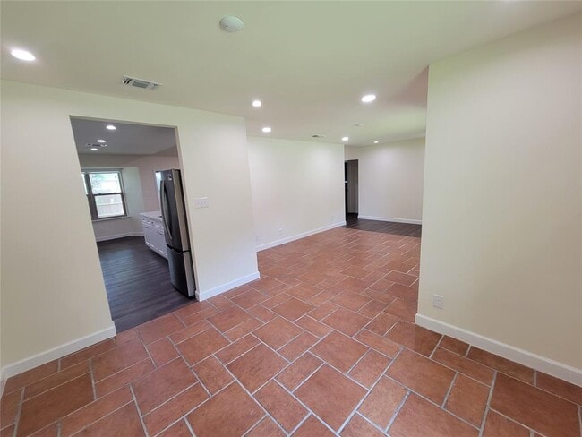 Building Photo - 8709 Donna Gail Dr