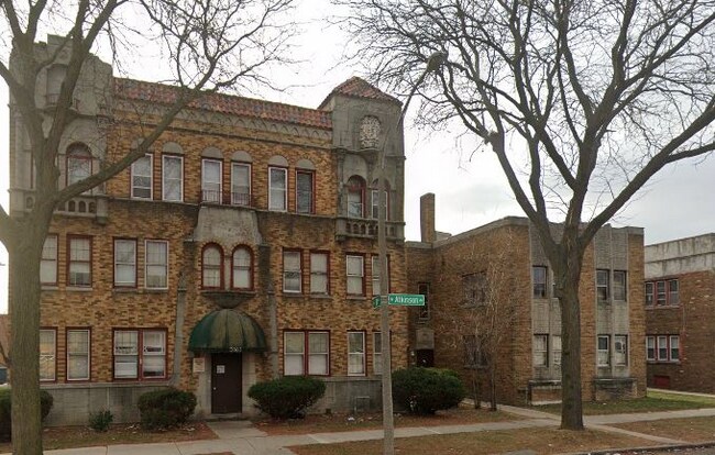 Primary Photo - 2061 W Atkinson Ave
