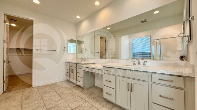 Building Photo - 14255 W Alameda Rd