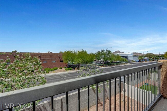 Building Photo - 6560 Bucking Horse Ln