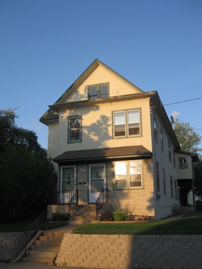 Building Photo - 1919 4th St NE