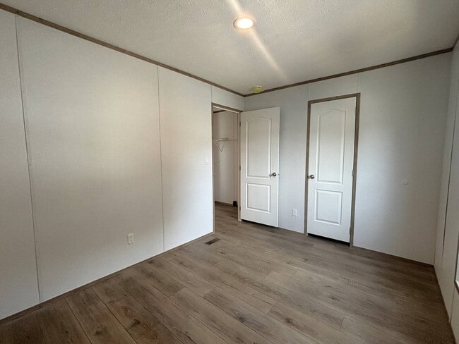 Building Photo - 3110 Victory Dr