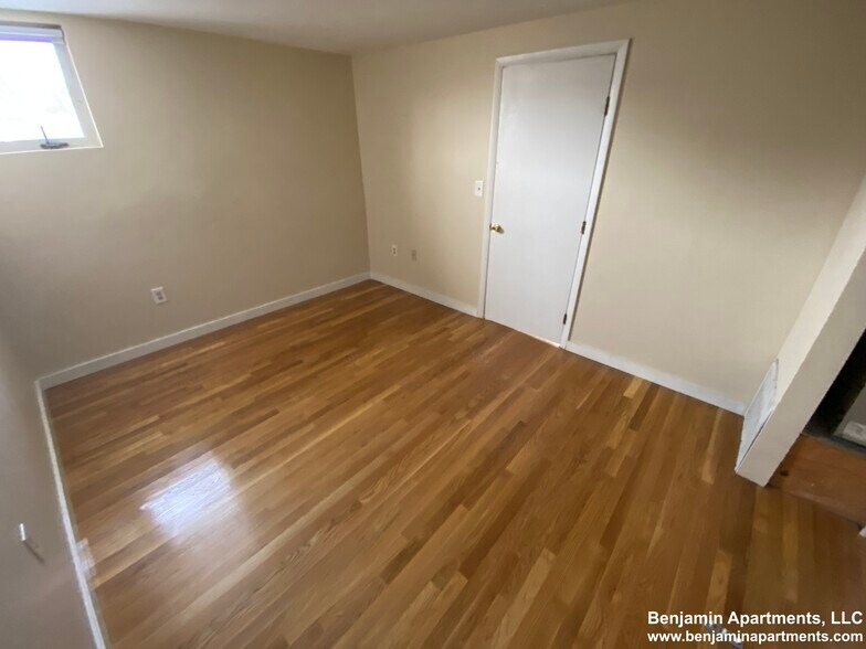 Building Photo - 385 Dorchester St