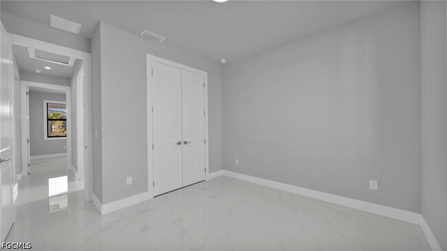 Building Photo - 1521 NW 37th Ave