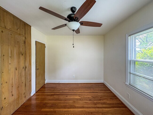 Building Photo - Charming 3 Bed 2 Bath Fayetteville Home