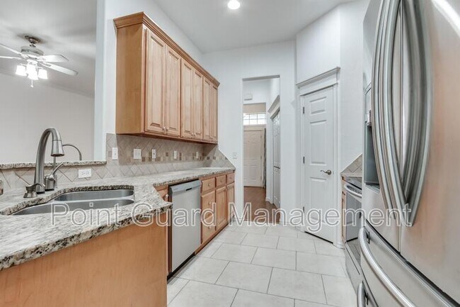 Building Photo - 10517 Queensbury Dr