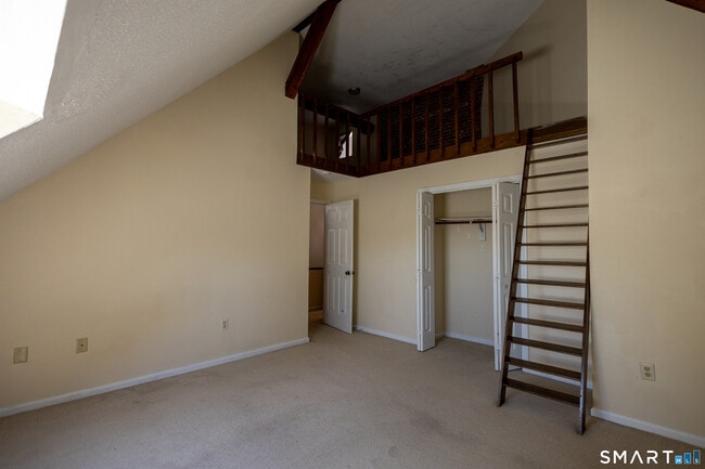 Building Photo - 58 Woodley Ct