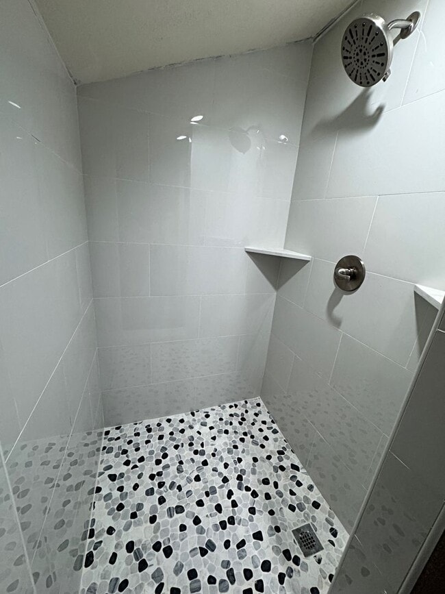 Building Photo - 2312 Lisa Ln