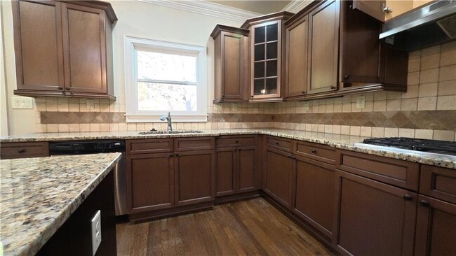 Building Photo - 3361 Lake McGinnis Dr