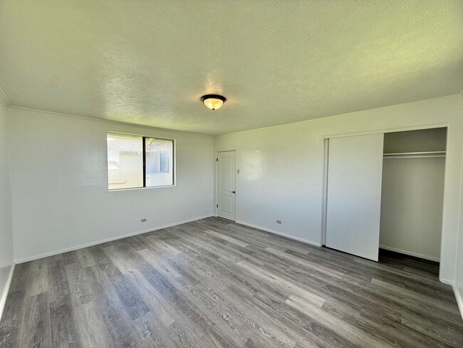 Building Photo - 34 Paina St