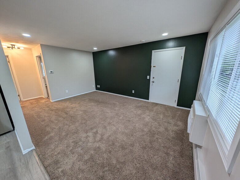 Building Photo - 35 Terrel Dr