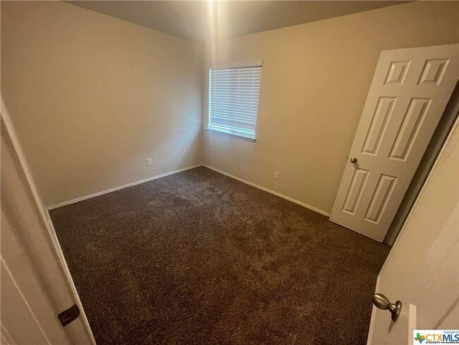Building Photo - Lovely 3 bed 2 bath coming soon!