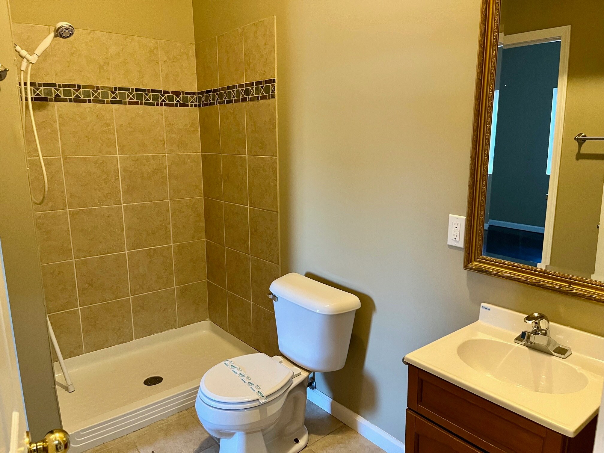 Building Photo - 105 W Market St