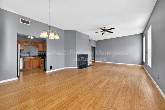 Building Photo - 322 N Boyle Ave