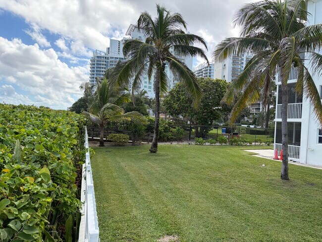 Building Photo - 3600 N Ocean Dr