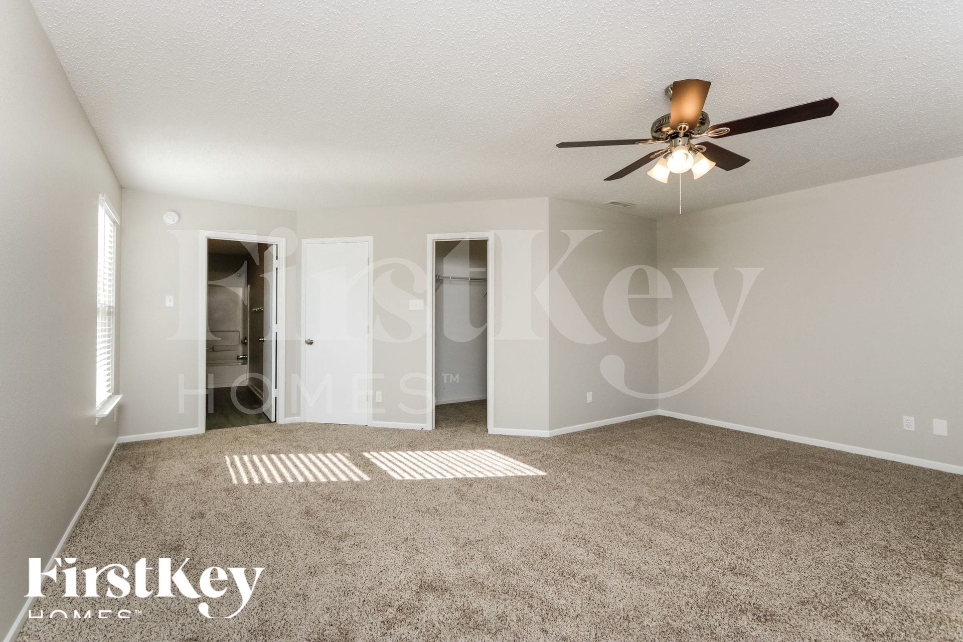 Building Photo - 8211 S Shady Trail Dr