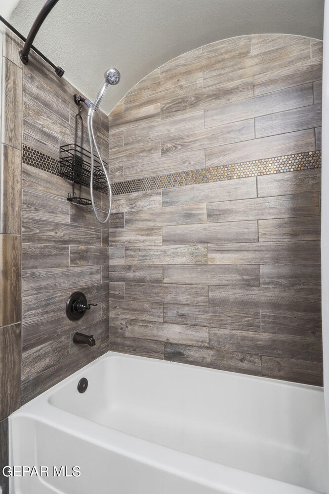 Building Photo - 13539 Doncaster St