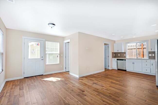 Building Photo - 3Bd/2.5Ba Snoqualmie Home