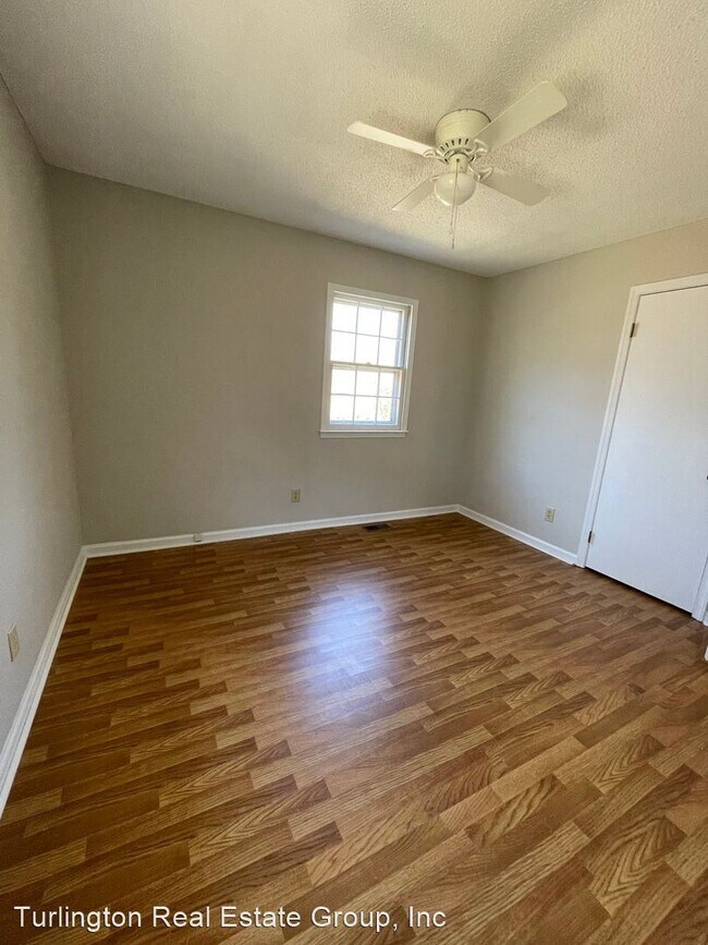Building Photo - 3 br, 1.5 bath House - 1202 NC 55 E